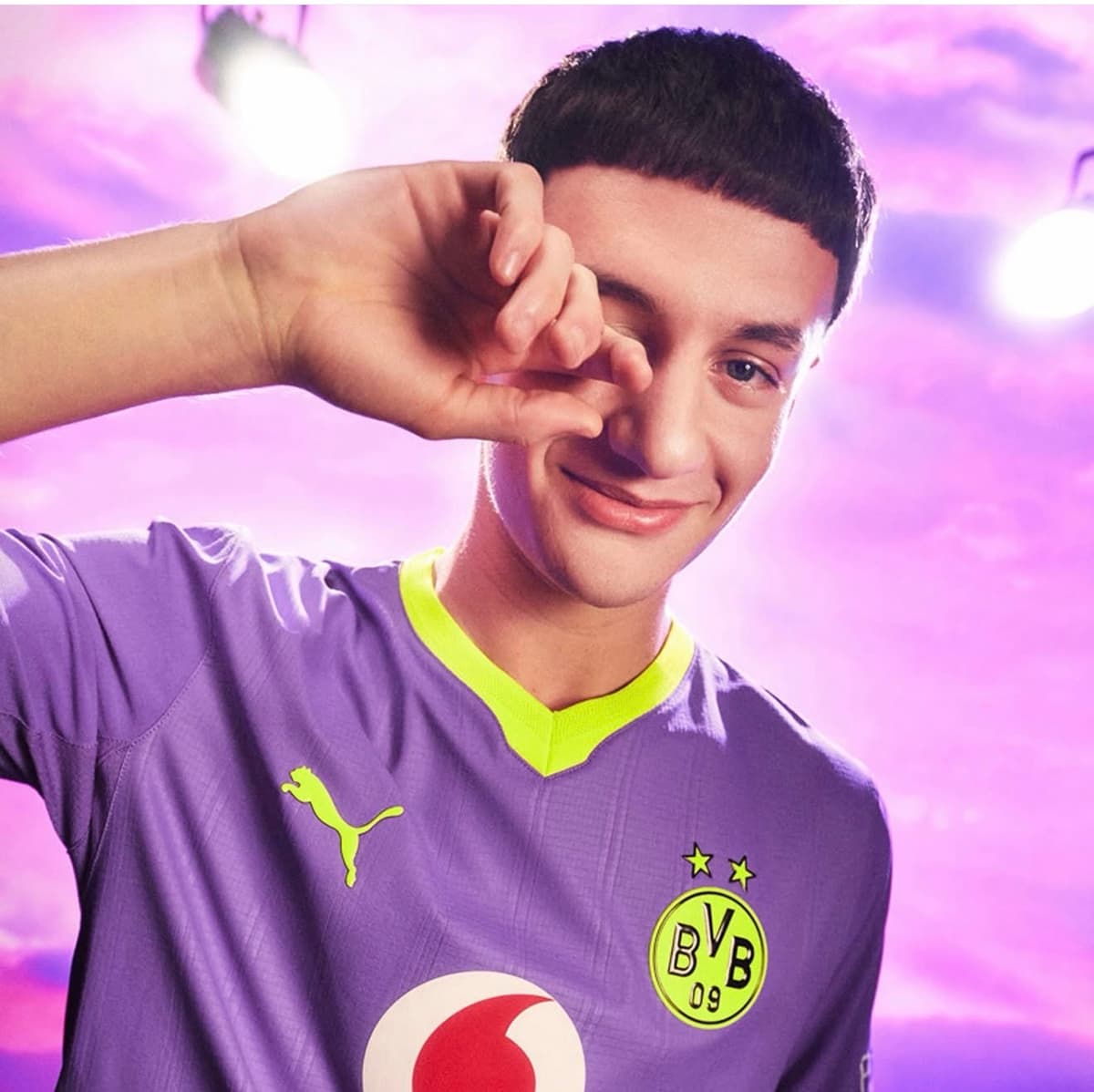 Bannière Borussia Dortmund — maillot 2026/2027 dans l'ambiance du stade