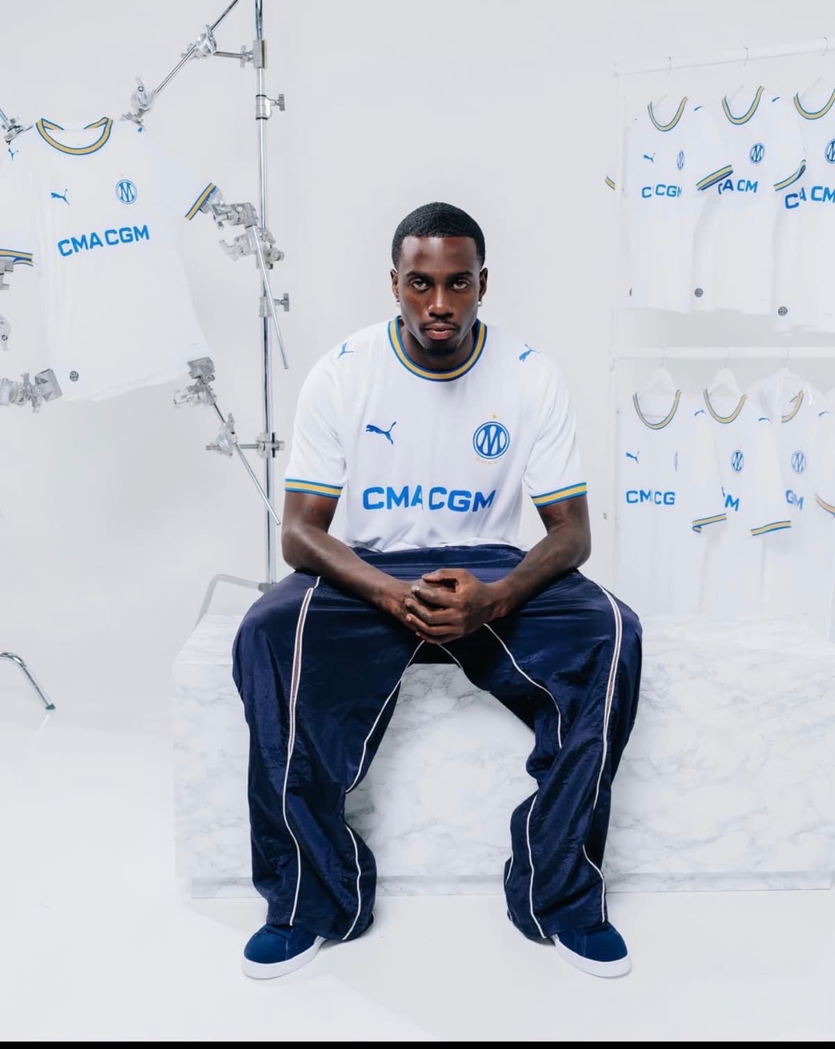 Bannière Olympique de Marseille — maillot 2026/2027 dans l'ambiance du stade