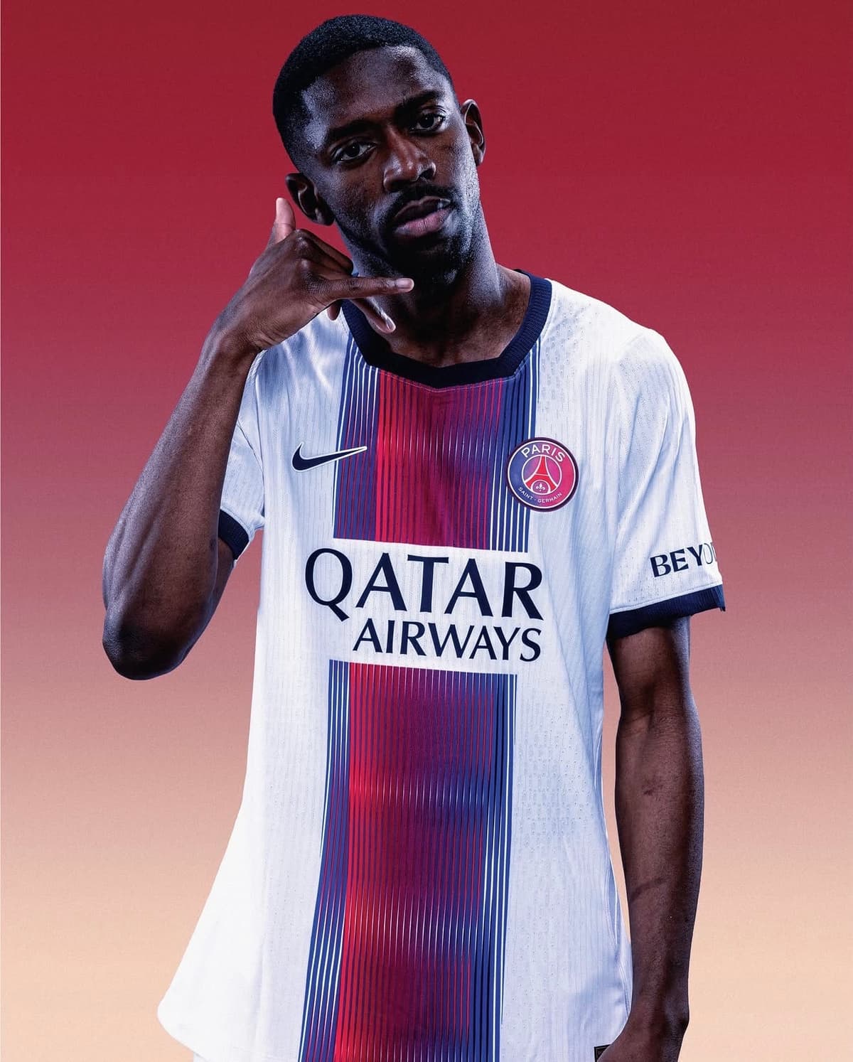 Bannière Paris Saint-Germain — maillot 2026/2027 dans l'ambiance du stade